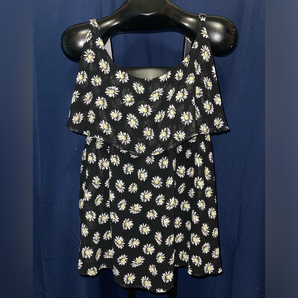 Torrid daisy sheer tank top